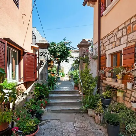 Carera Old Town Of Rovinj-rovigno Vikendica